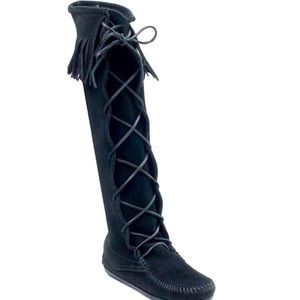 Minnetonka 8 black suede knee high boots